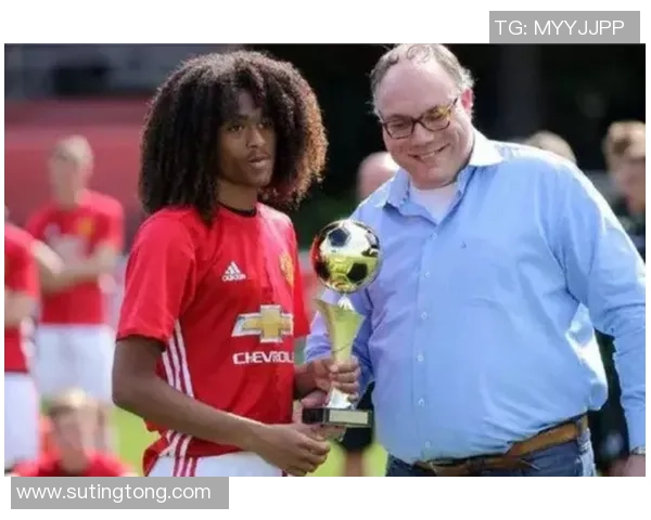 古力特：从荷兰足球天才到世界足坛传奇的成长轨迹与影响力